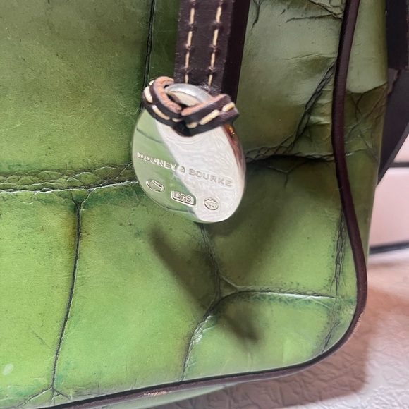 Dooney & Bourke Croc Embossed Hobo. Green!! Gorgeous . VGC  Excellent Condition - Picture 15 of 15